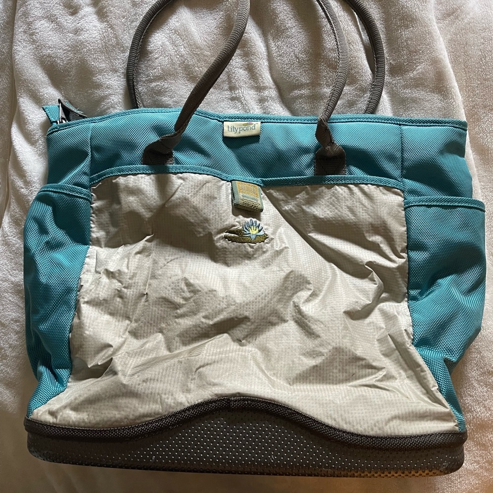 Hard bottomed outdoor tote bag
